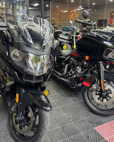[T5/2026] BMW K1600B 2019 & Harley Road Glide 2021 full đồ chơi