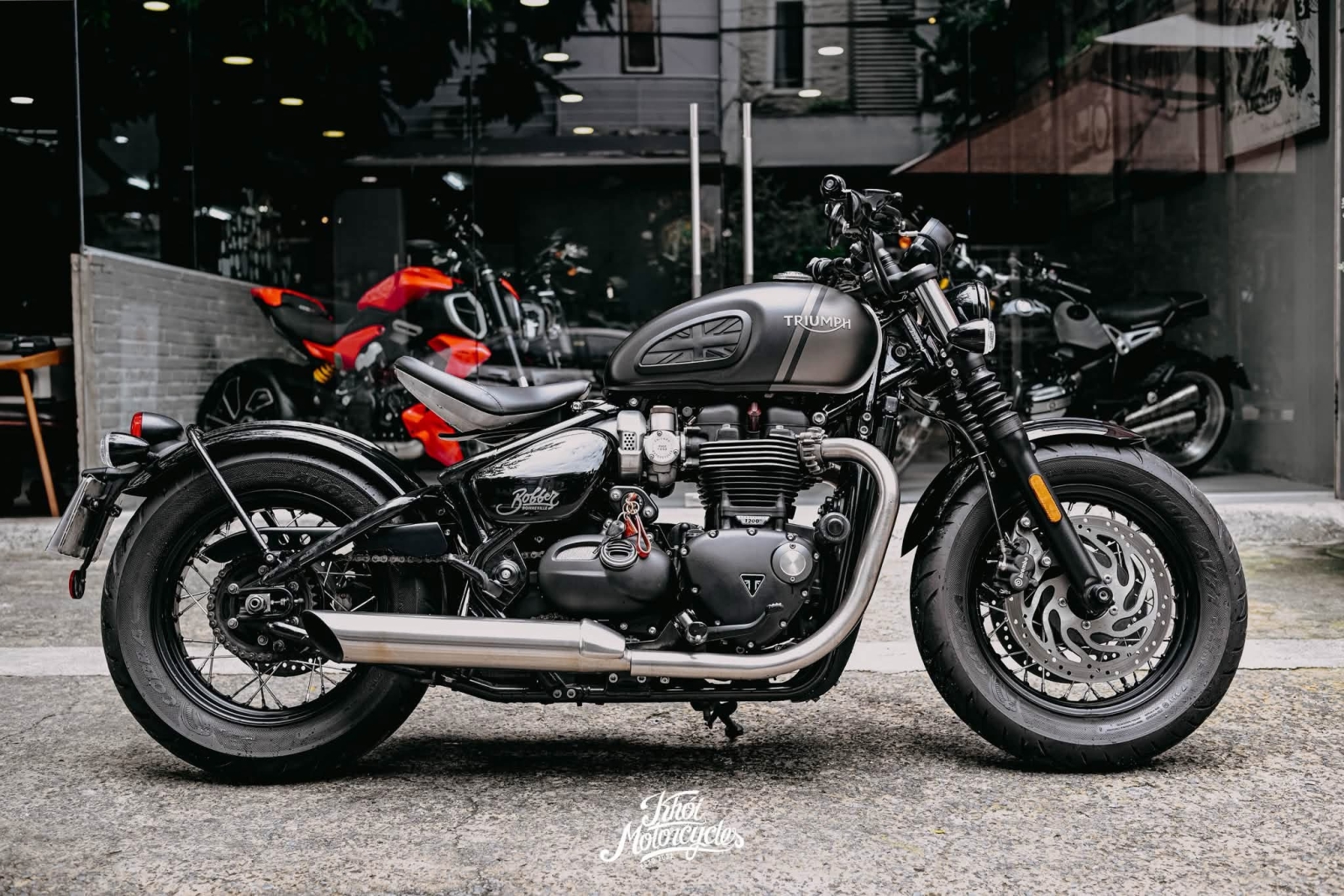 Triumph Bobber 1200cc 2023 phom mới odo lướt 3k km